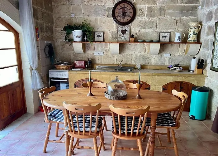 Private Pool Luxe Villa Għajnsielem